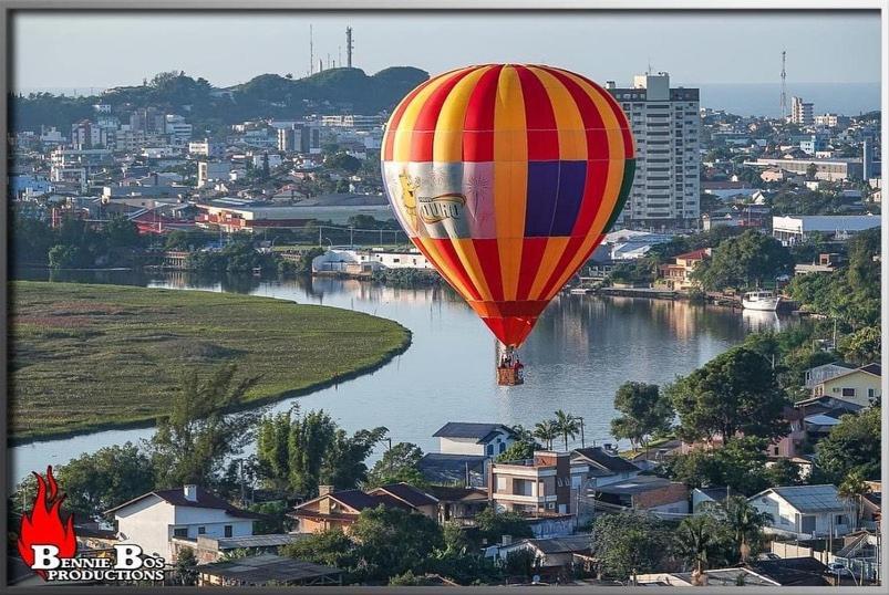 Casa De 2 Quartos Com 2 Ares-Condicionados Em Torres-Rs - Na Mais Bela Praia Gaucha - Cozinha - Banheiro - Tv Smart 32 E Wi-Fi - Estacionamento - Anfitria Superhost No Bnb Βίλα Εξωτερικό φωτογραφία