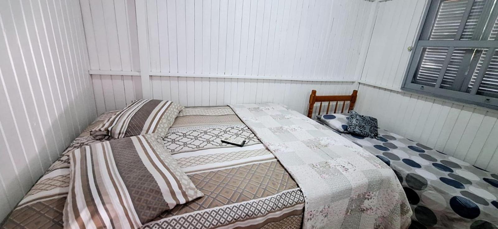 Casa De 2 Quartos Com 2 Ares-Condicionados Em Torres-Rs - Na Mais Bela Praia Gaucha - Cozinha - Banheiro - Tv Smart 32 E Wi-Fi - Estacionamento - Anfitria Superhost No Bnb Βίλα Εξωτερικό φωτογραφία