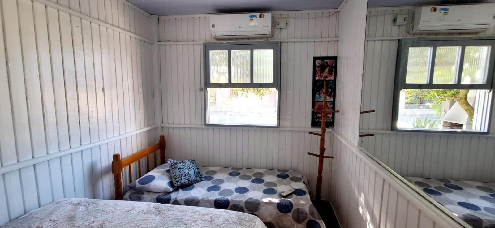 Casa De 2 Quartos Com 2 Ares-Condicionados Em Torres-Rs - Na Mais Bela Praia Gaucha - Cozinha - Banheiro - Tv Smart 32 E Wi-Fi - Estacionamento - Anfitria Superhost No Bnb Βίλα Εξωτερικό φωτογραφία